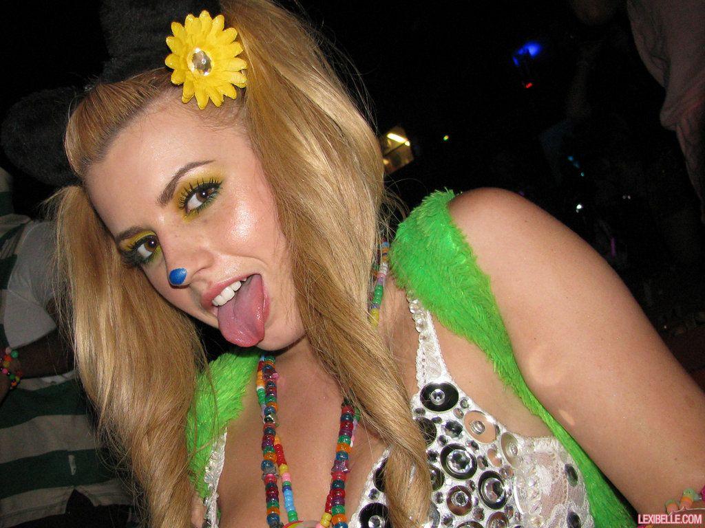 Pictures of Lexi Belle going wild at a club #58894489