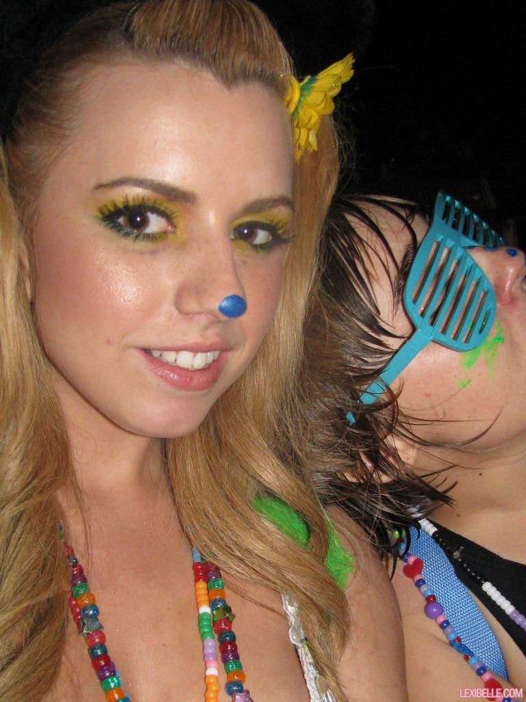 Pictures of Lexi Belle going wild at a club #58894546
