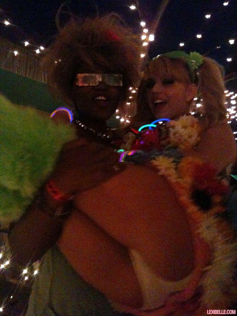 Pictures of Lexi Belle going wild at a club #58894589