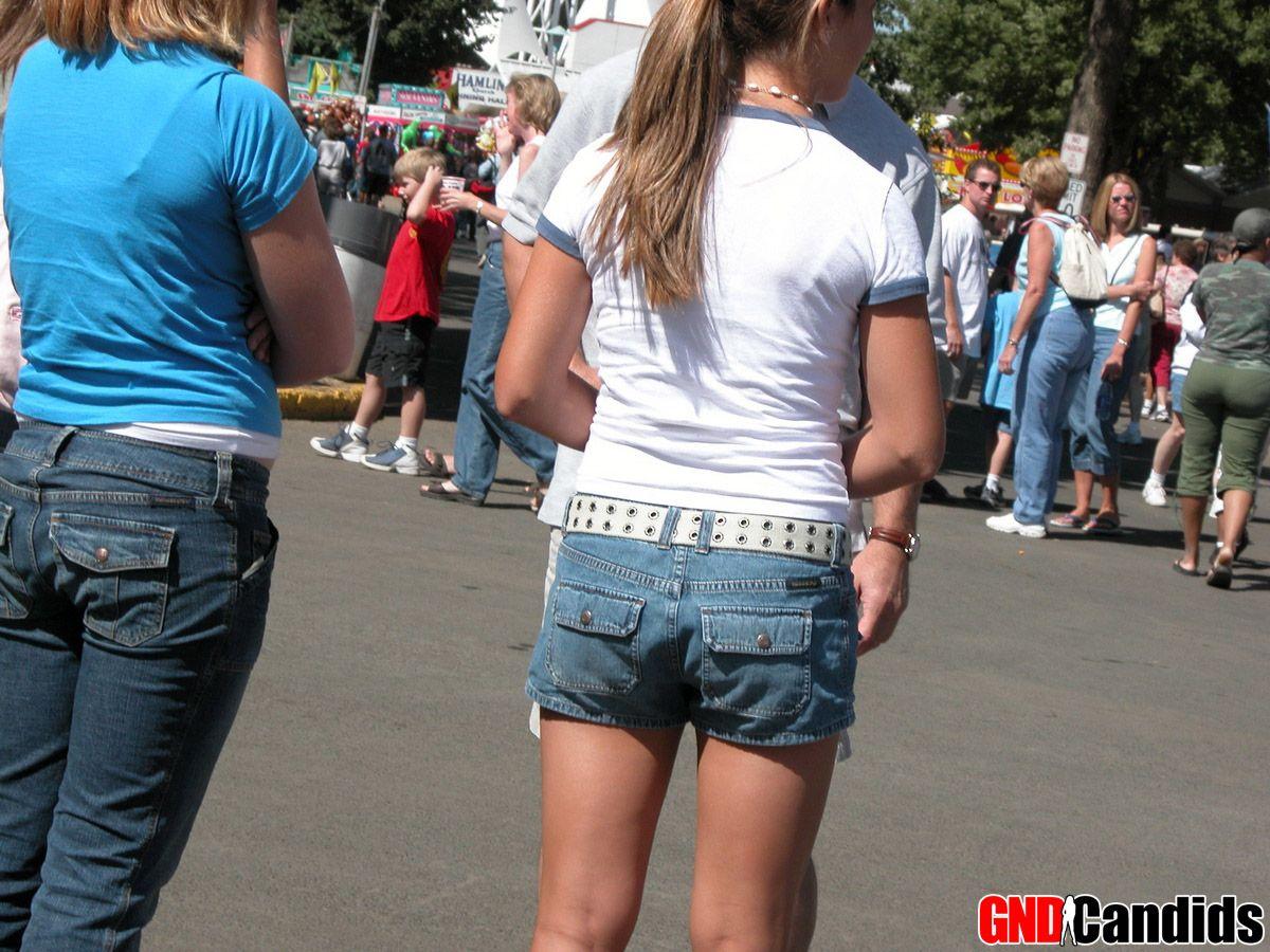 Pictures of candid teen girls caught in public #60499657