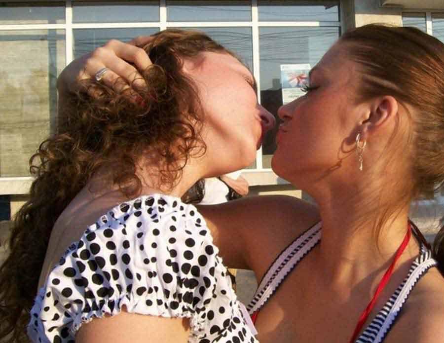 Recopilación de fotos de lesbianas salvajes amateurs
 #60649568
