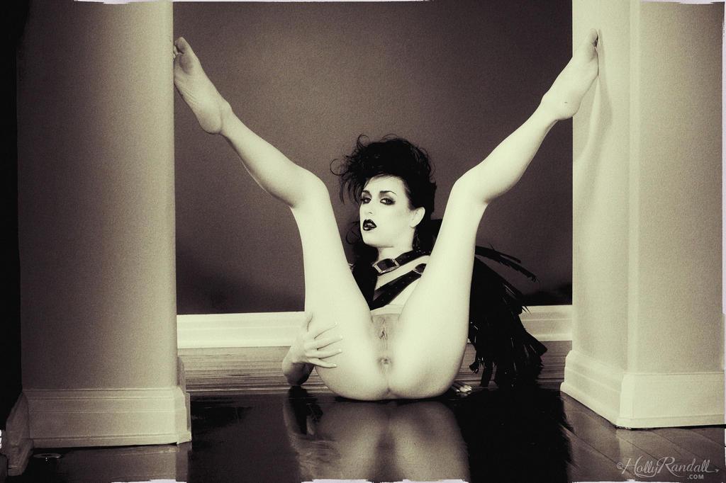 Hot goth pinup model Heather Joy displays her sexy body #54739534