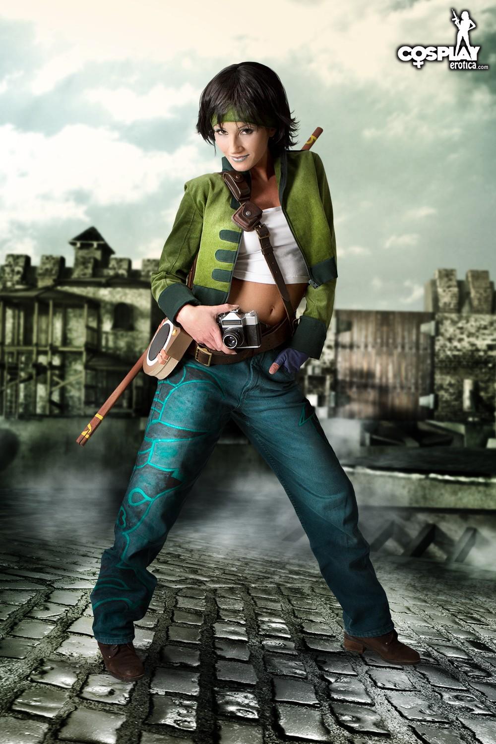 La chica de cosplay zorah se viste de jade de más allá del bien y del mal
 #60210536