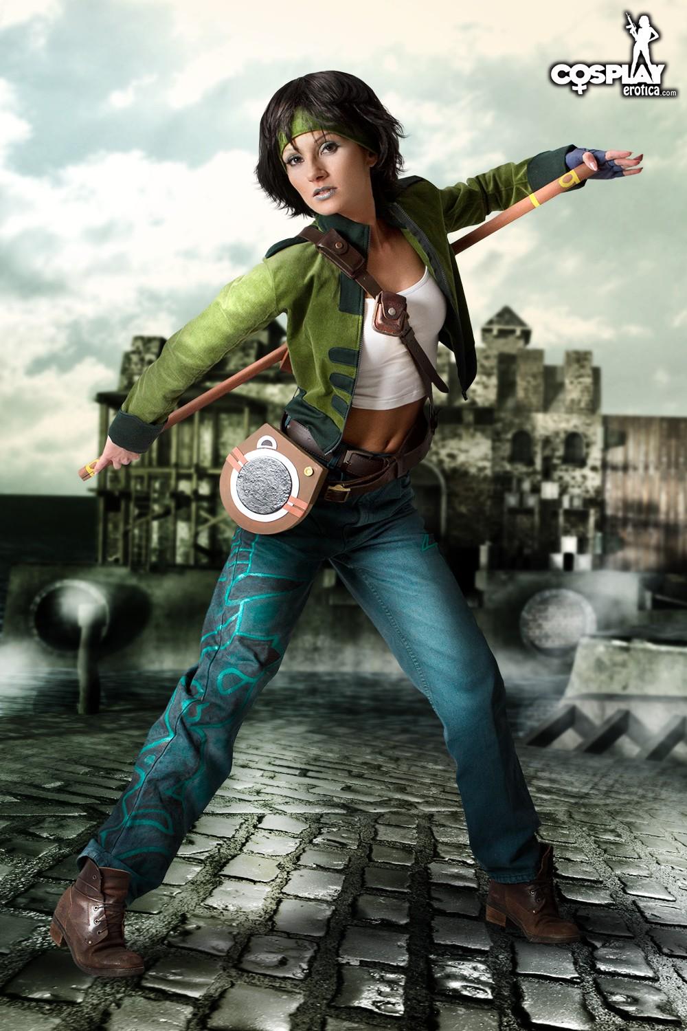 Cosplay Hottie Zorah verkleidet sich als Jade aus Jenseits von Gut und Böse
 #60210628