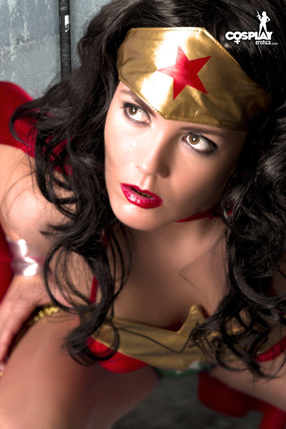 Pictures of stunning cosplayer Gogo dressed up as Wonder Woman #54560072