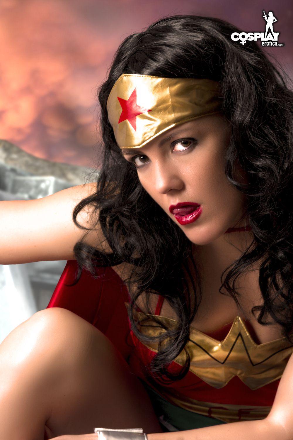 Pictures of stunning cosplayer Gogo dressed up as Wonder Woman #54560211