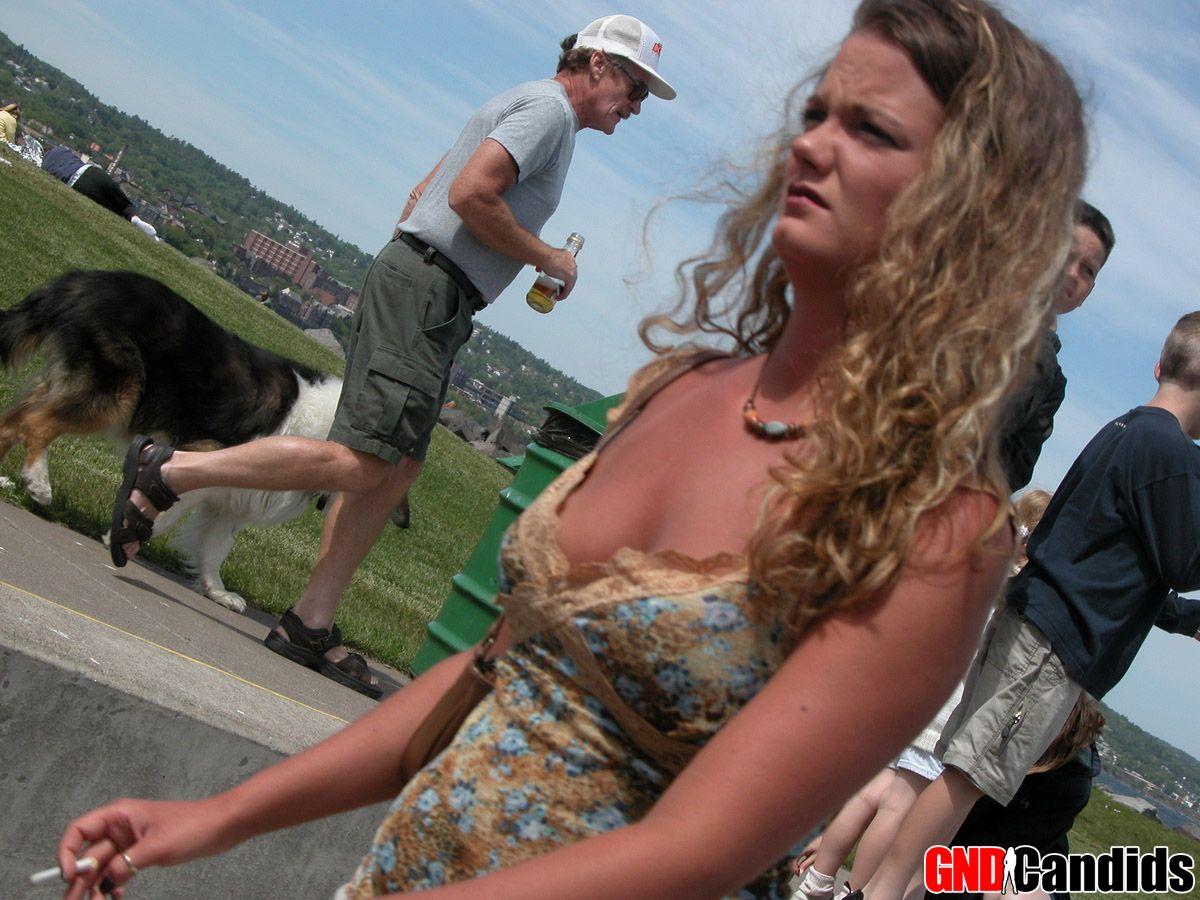 Photos de filles chaudes prises en public
 #60498461