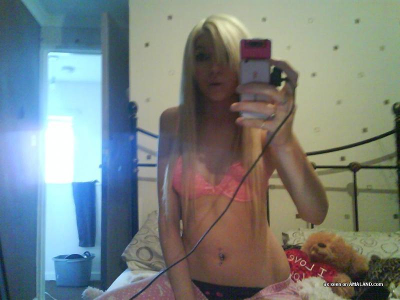 Pictures of a gorgeous blonde alternative gf taking pics of herself #60640248
