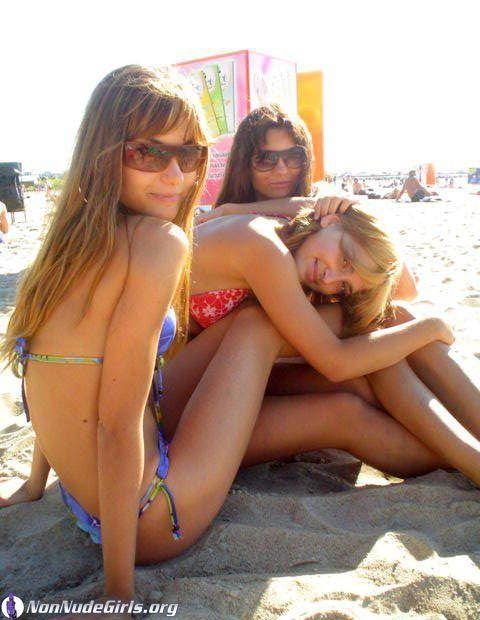 Pictures of hot teen girls looking hot with their friends #60683658