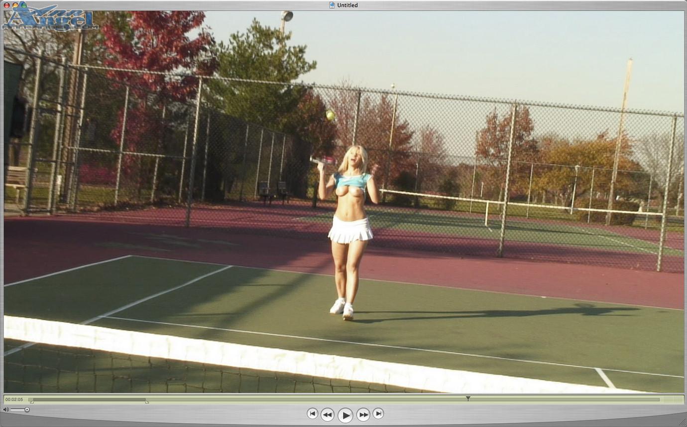 Screencaps von Ann Angel, wie sie mit einem Tennisschläger versaut wird
 #53223313