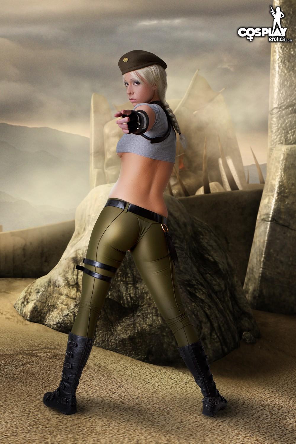 Le modèle cosplay sexy krya est votre commando badass chick
 #60295617