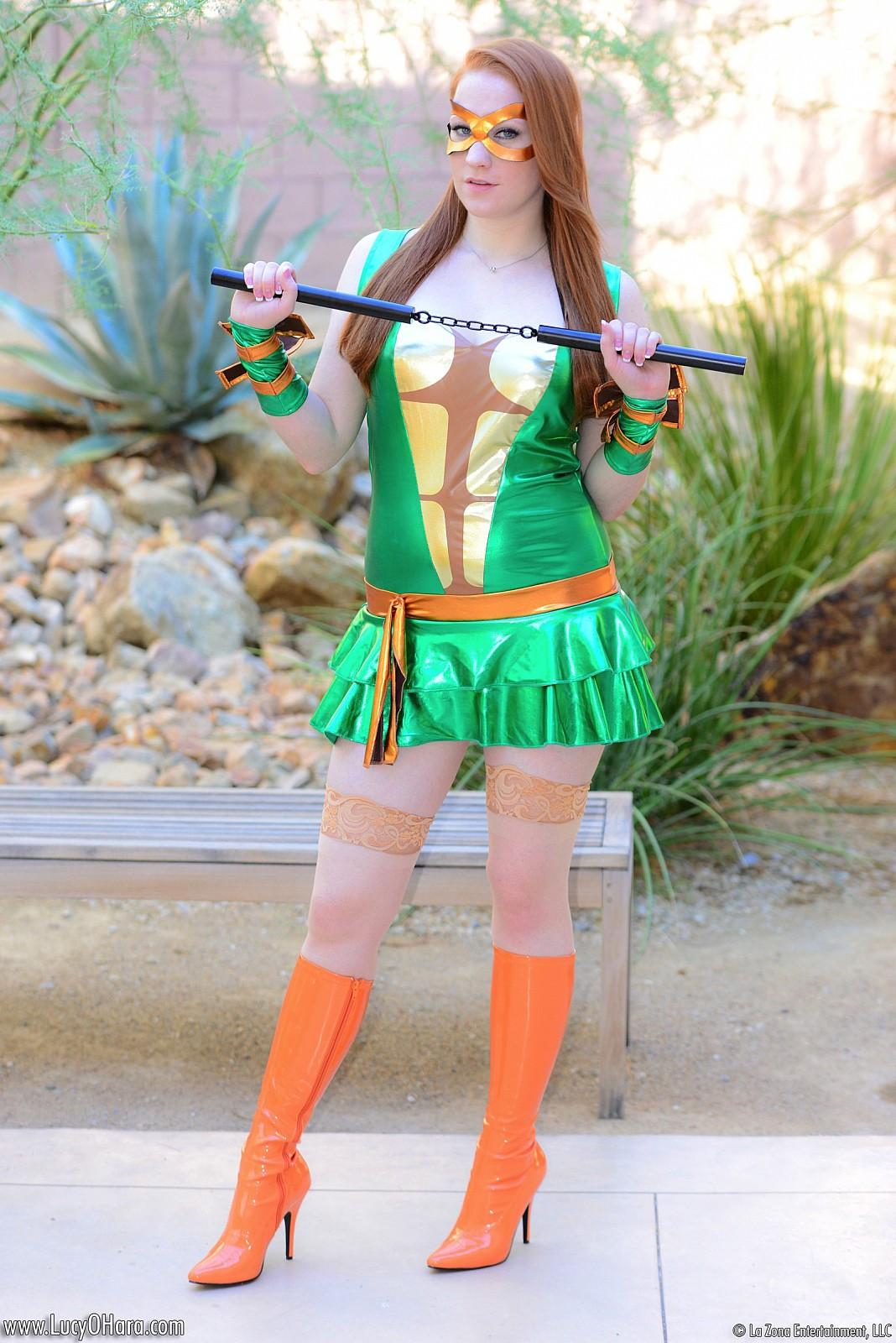 Lucy Ohara dresses up in a ninja turtle cosplay outfit and gets down and dirty with her nunchucks #59120110