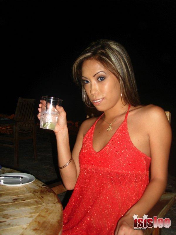 Pictures of teen Isis Lee getting drunk outside #54950281