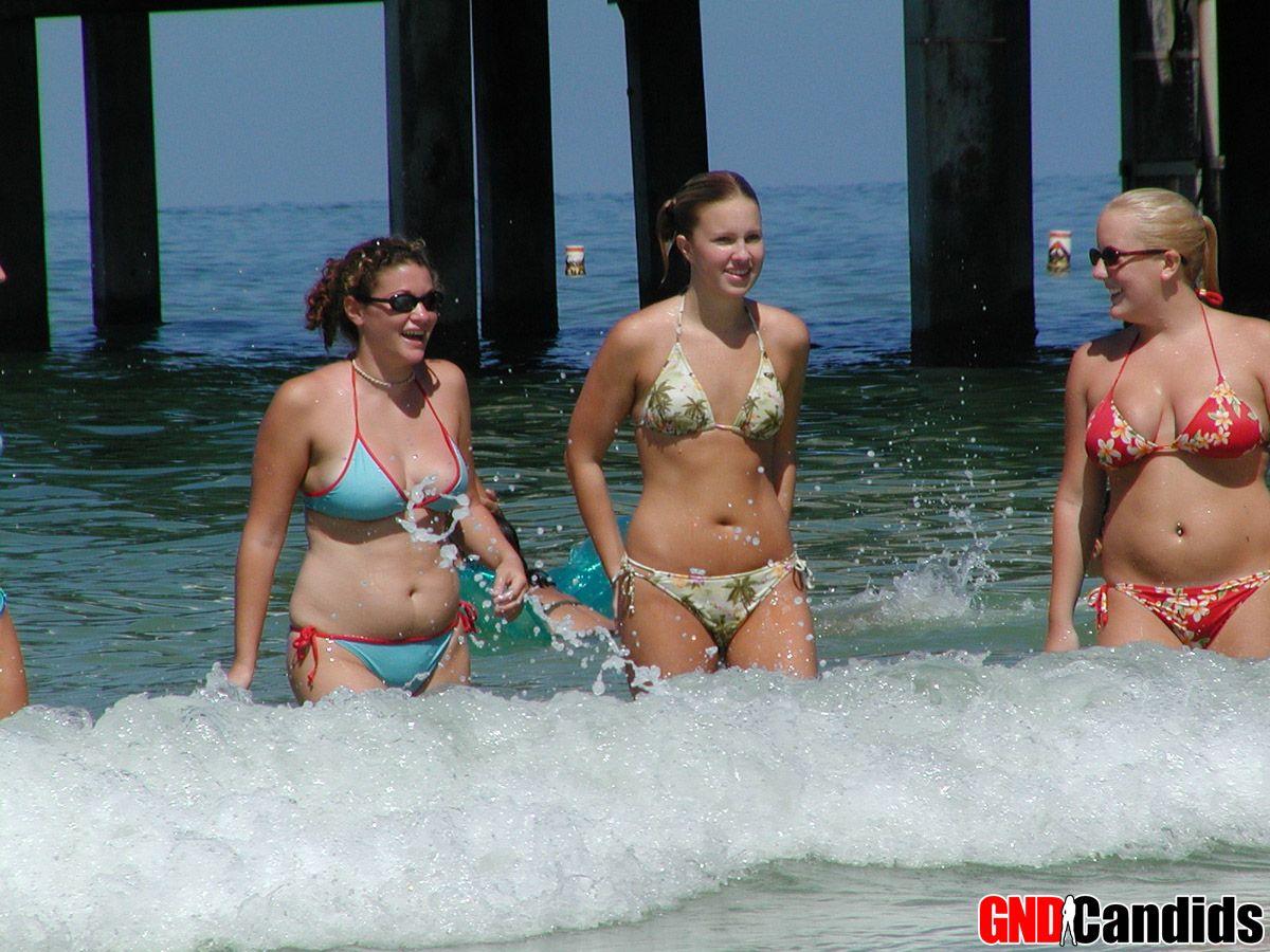 Fotos de chicas jóvenes calientes en bikini
 #60500012