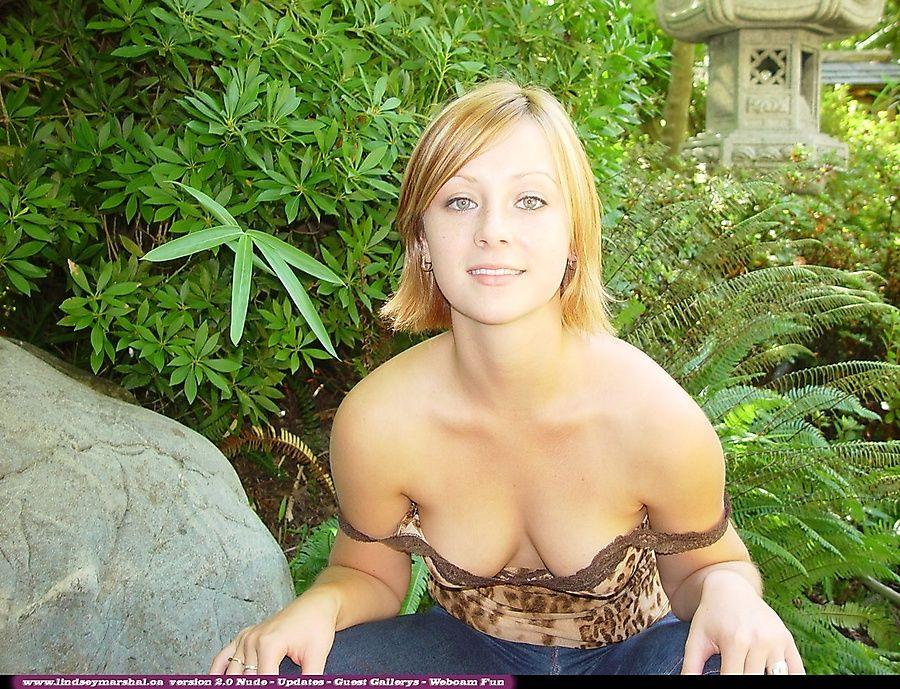 Pictures of teen amateur Lindsey Marshal getting nekid outside #58974136