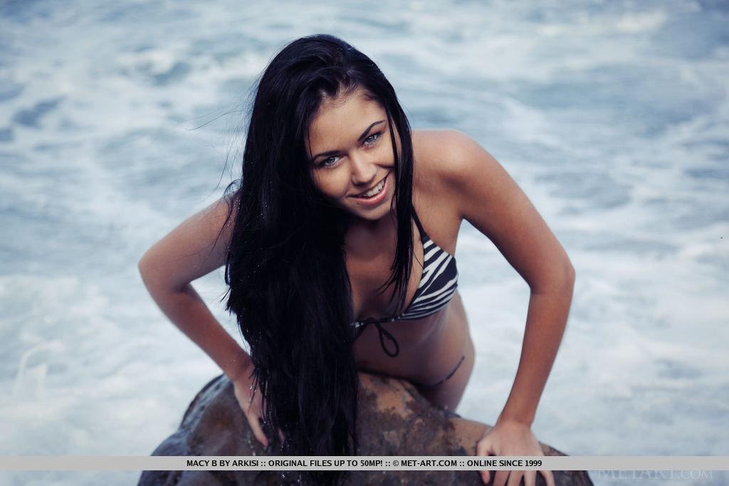 Stunning teen Macy B displays her amazing naked body on the rocks #59148727