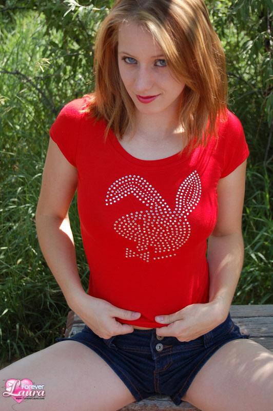Redhead hottie laura zeigt ihre unglaublichen Brüste außerhalb
 #54390607