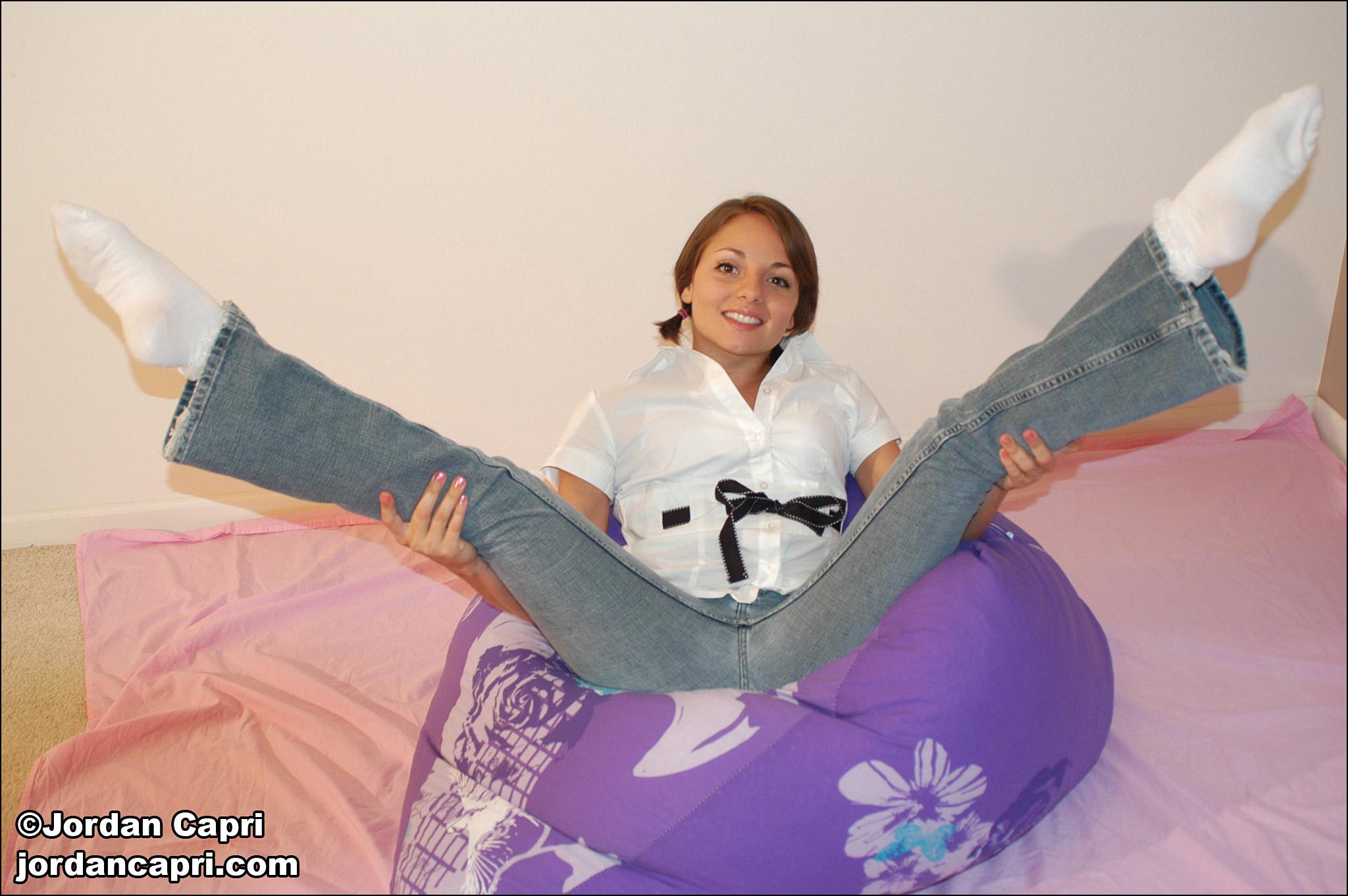 Bilder von teen hottie jordan capri necken Ihren Schwanz in ihre Jeans
 #55603019