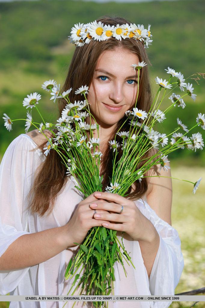 Bella teenager izabel a mostra il suo bel fiore in "saleja
 #55019407