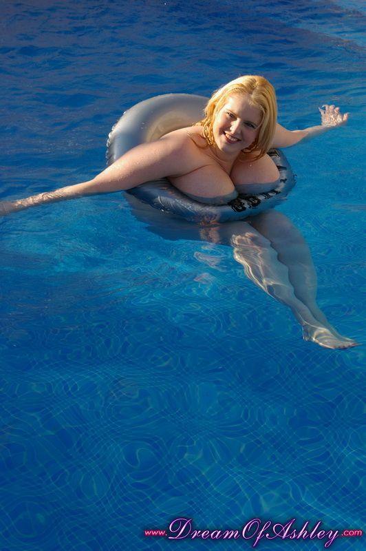 Pictures of Dream Of Ashley using her tits as flotation devices #54117240