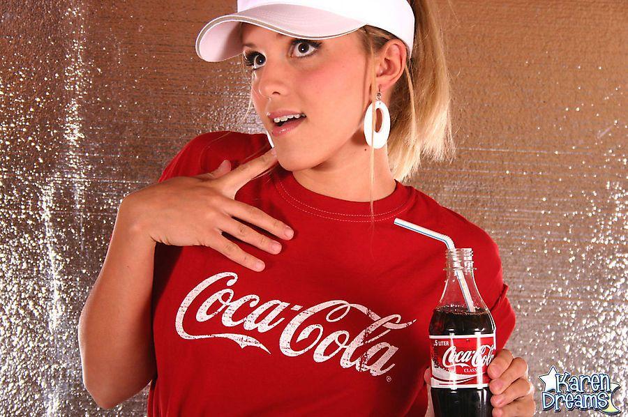 Pictures of teen Karen Dreams getting her coke freak on #57991914