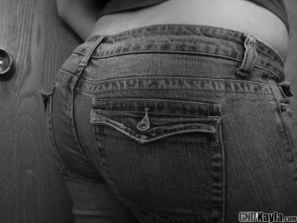 Bilder von Teenie-Porno-Mädchen gnd kayla zeigt ihre großen runden Titten
 #54556135