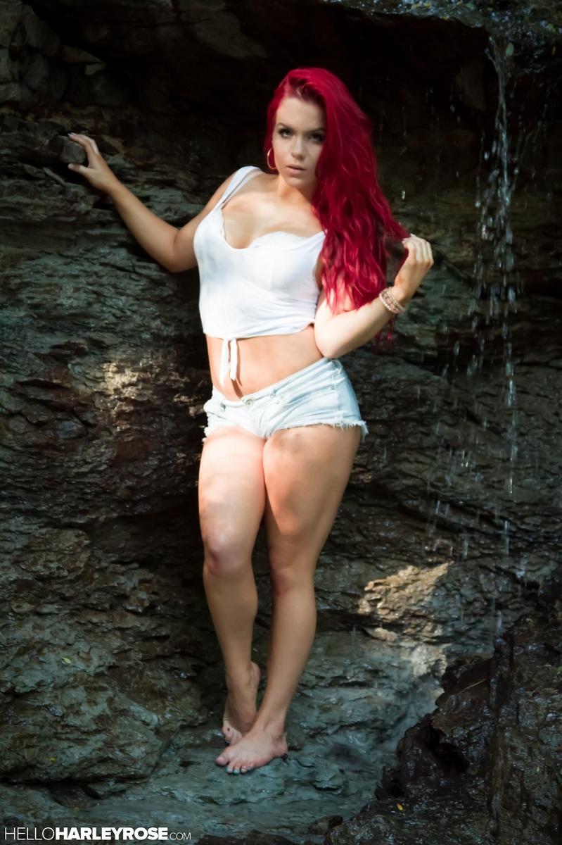 Redhead babe Harley Rose strips for you by a waterfall #54705080