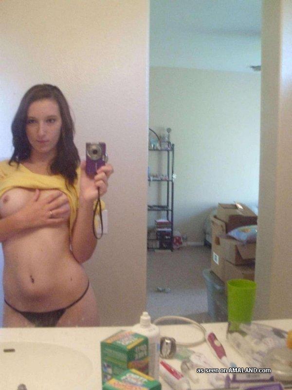 Sammlung von einem selfshooting gf blinkt ihre Brüste
 #60917860