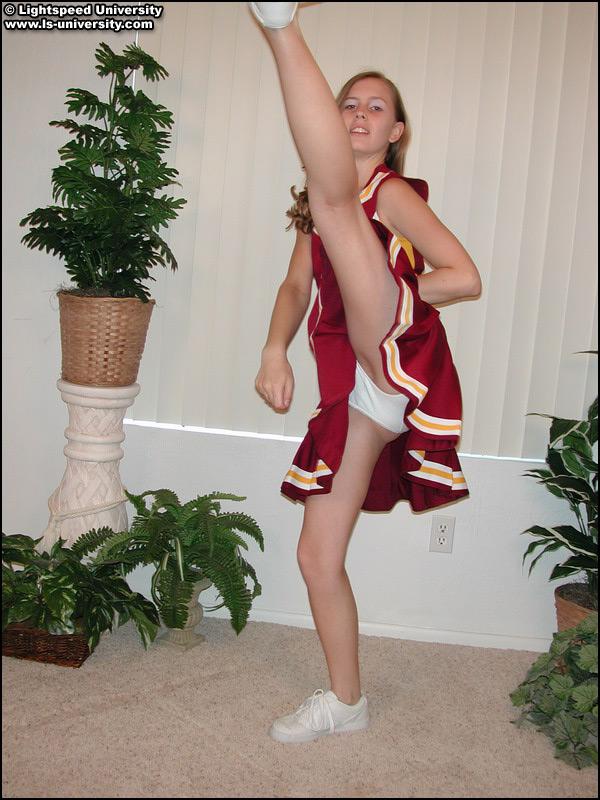 Immagini di una cheerleader amatoriale caldo ottenere nudo #60577602