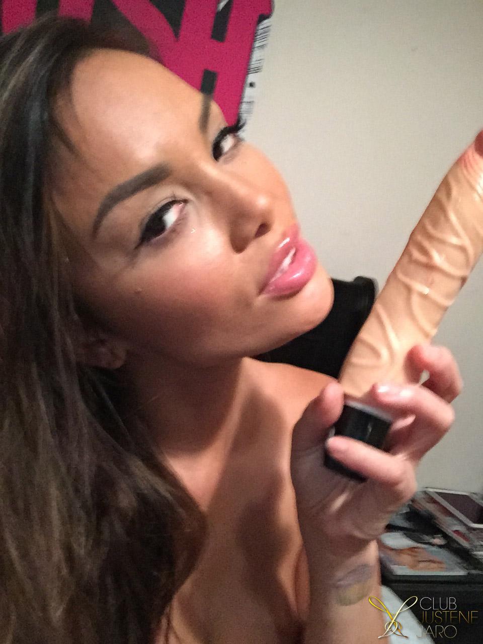 Asian babe Justene Jaro practices her oral skills on a vibrator #55832737