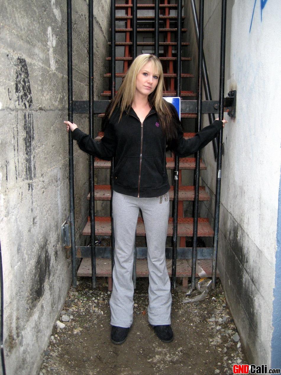 Photos of GND Cali after forgetting her pants at home