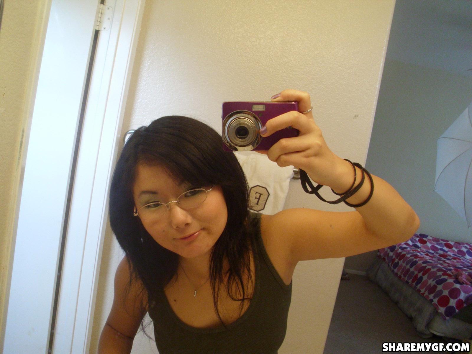 Amateur asiatische gf Aktien einige selfies von ihrem heißen Körper
 #60796418