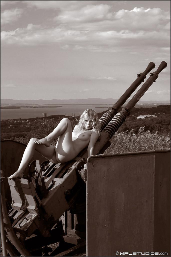 Mpl studio presents nika in "big guns"
 #59762839