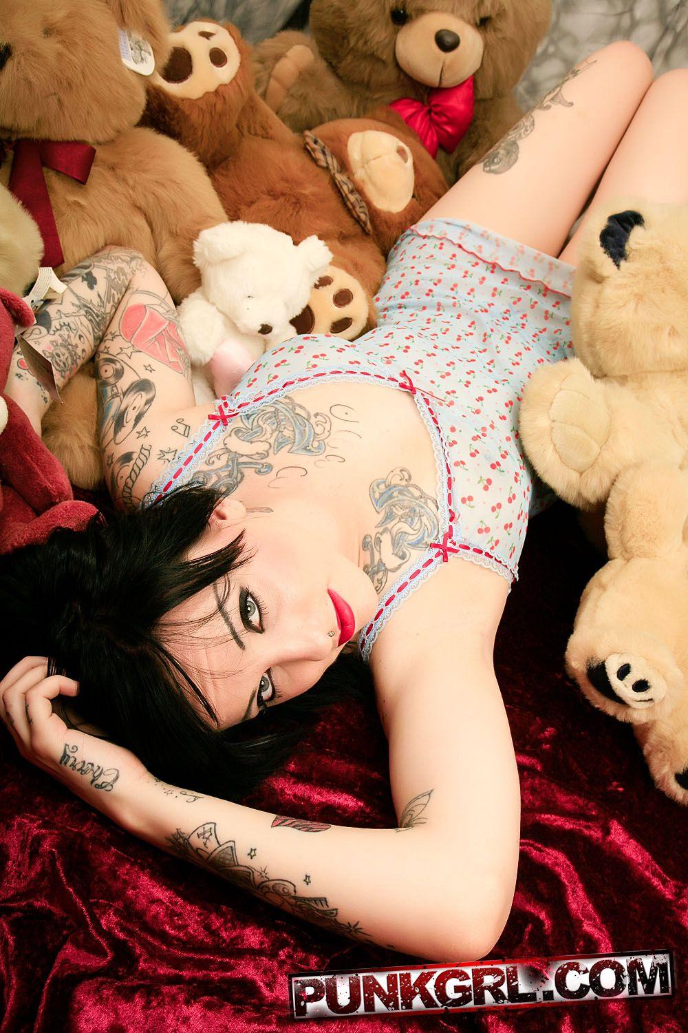 Pictures of teen punk Cherry teasing with her teddys #60764148