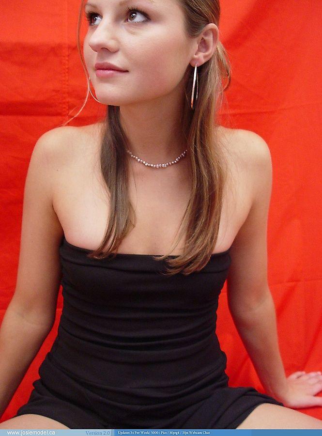 Bilder von teen cutie josie model zeigt Ihnen ihre frechen Titten
 #55706369