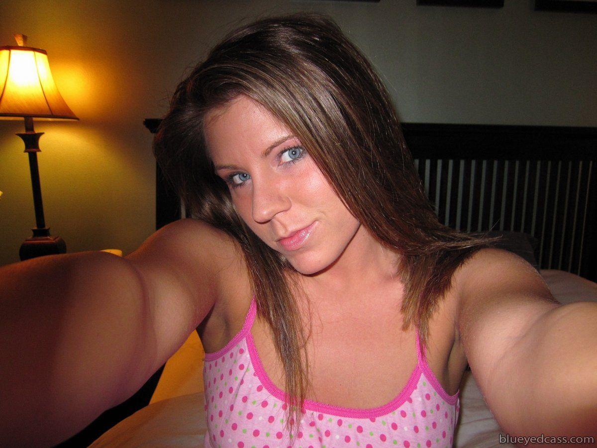 Pictures of teen cutie Blueyed Cass taking sexy pics of herself