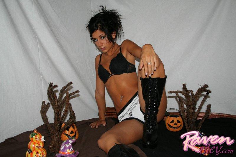 Raven in sexy boots #61939108
