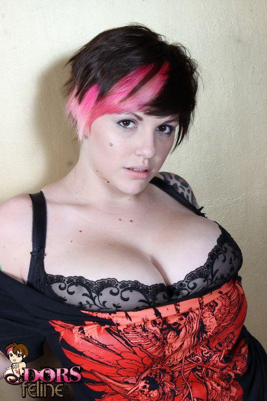 Pictures of teen girl Dors Feline showing off her big boobs #54103269