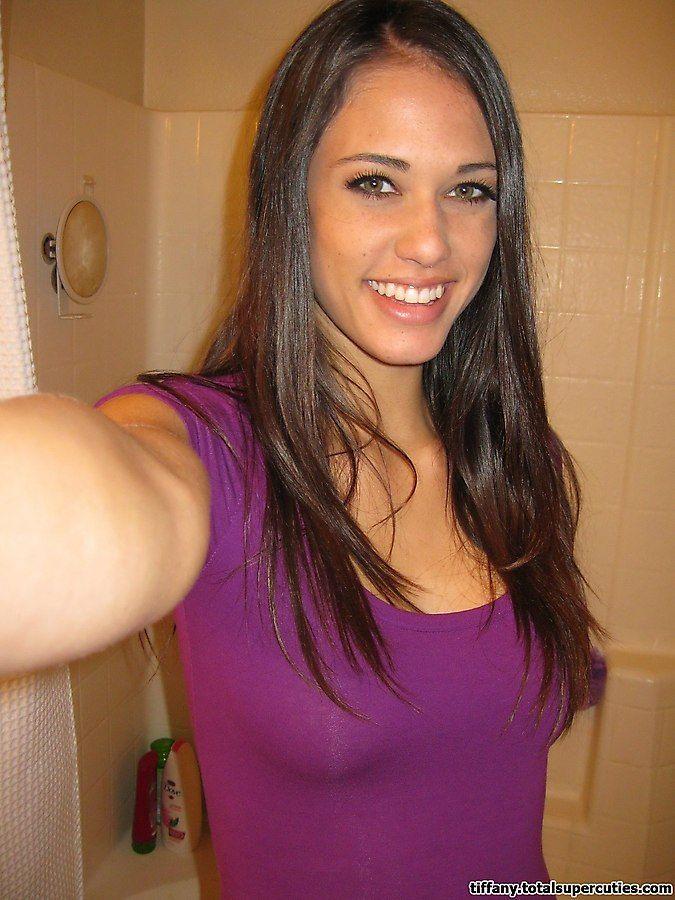 Pictures of teen cutie Tiffany taking hot pics of herself #60099485