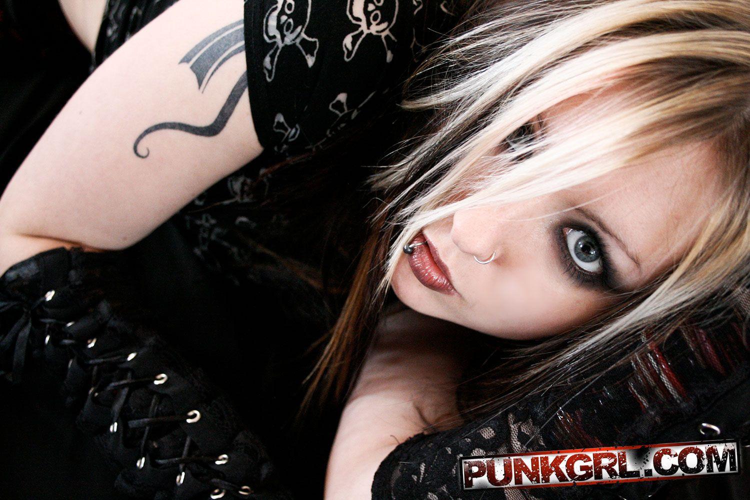 Pictures of hot teen punk Li Necro showing you what she's all about #60758046