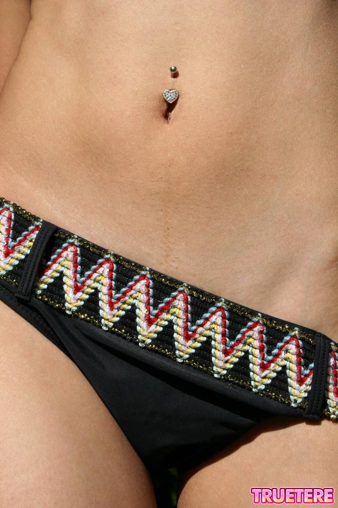 Bilder von true tere in einem Bikini
 #60119808