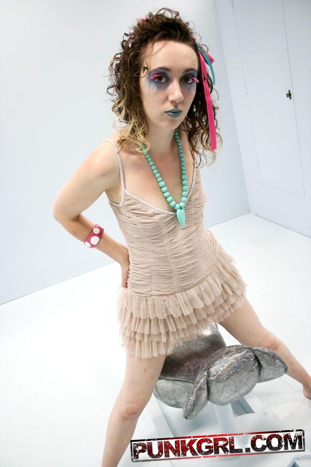 Bilder von Punk-Mädchen Kitty geben Sie einige künstlerische Nacktheit
 #60763171