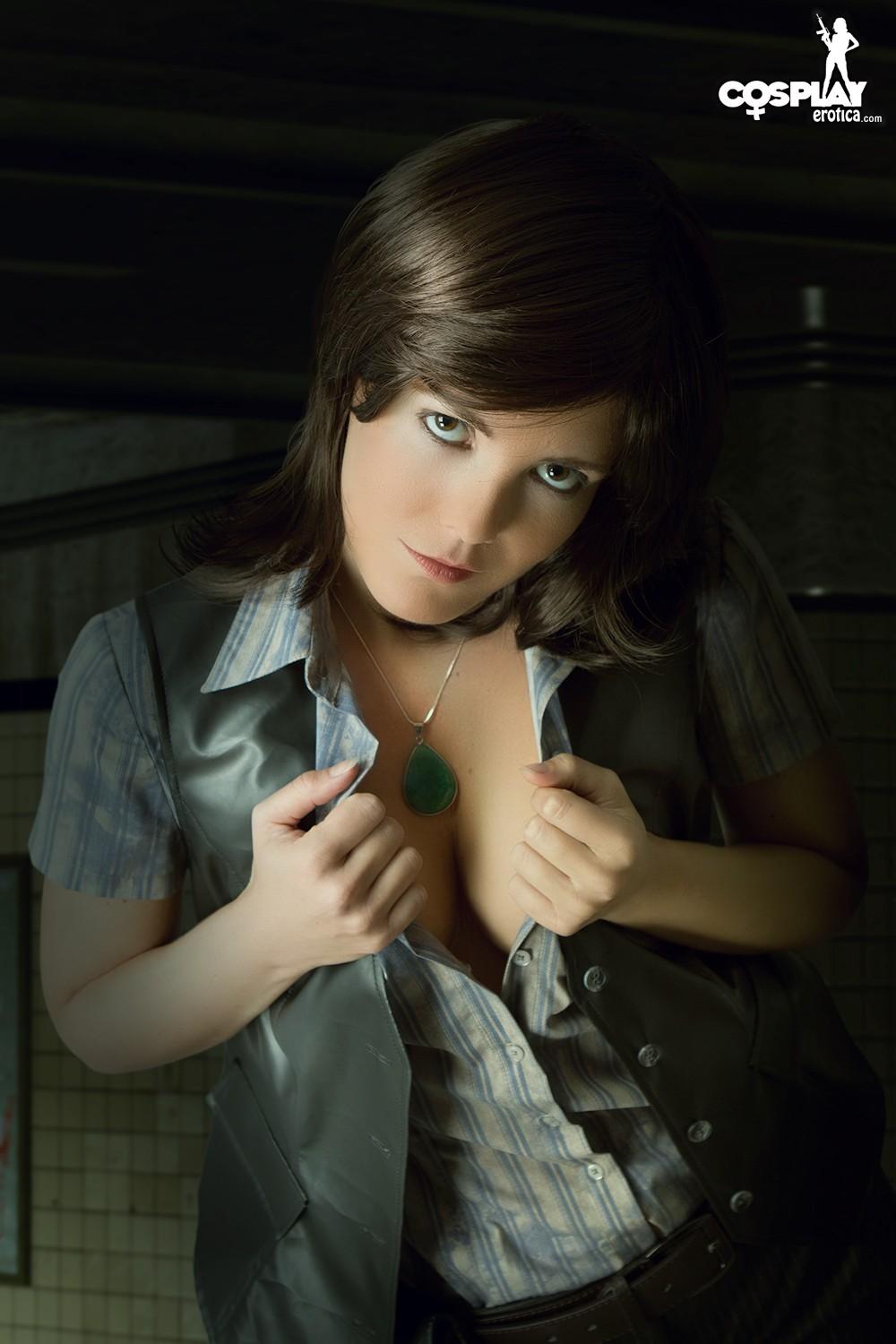 Cosplay hottie Gogo dresses up as Halena Harper and strips nude #54559352