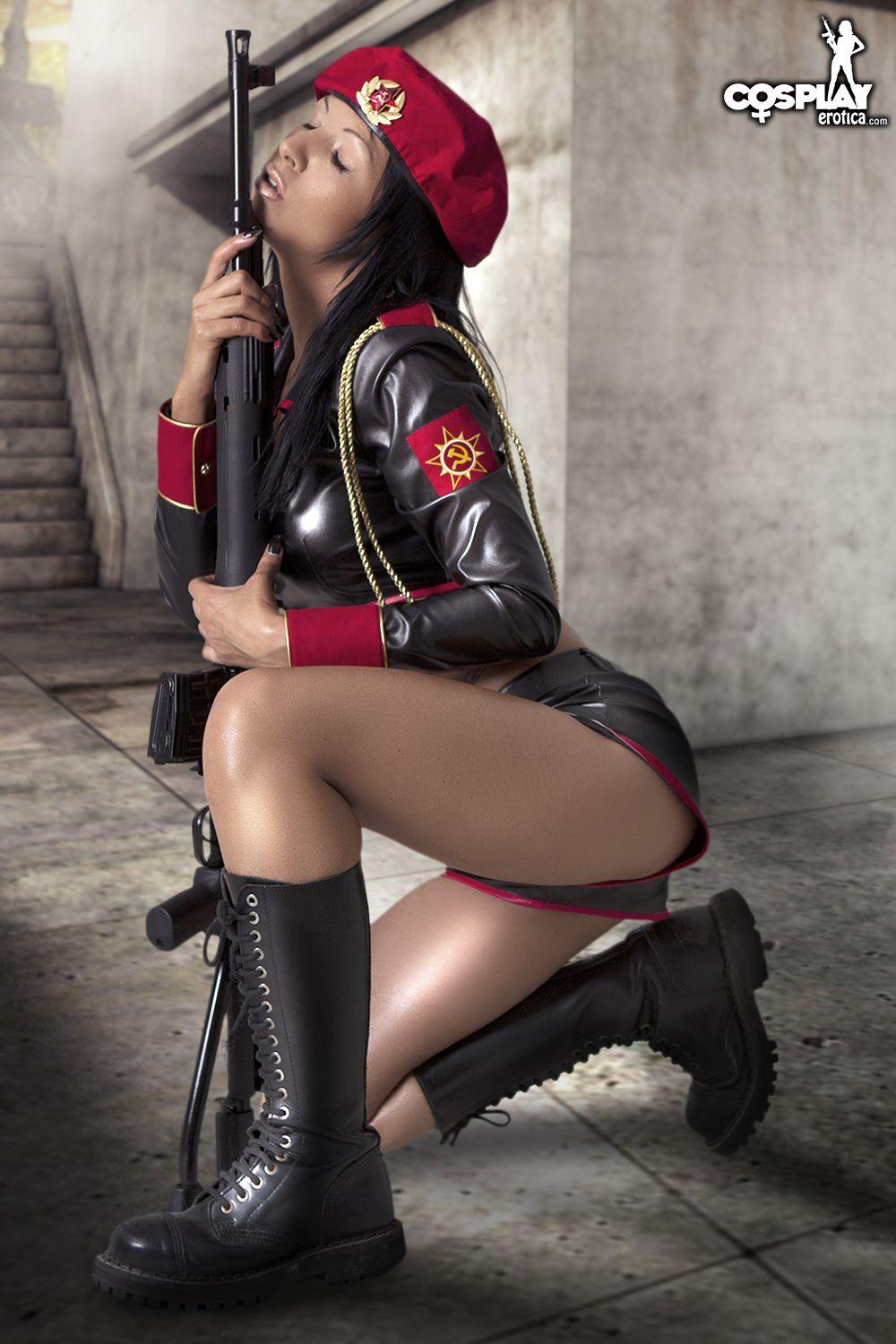Pictures of cosplayer Mea Lee dressed as a soldier from Red Alert #59444432
