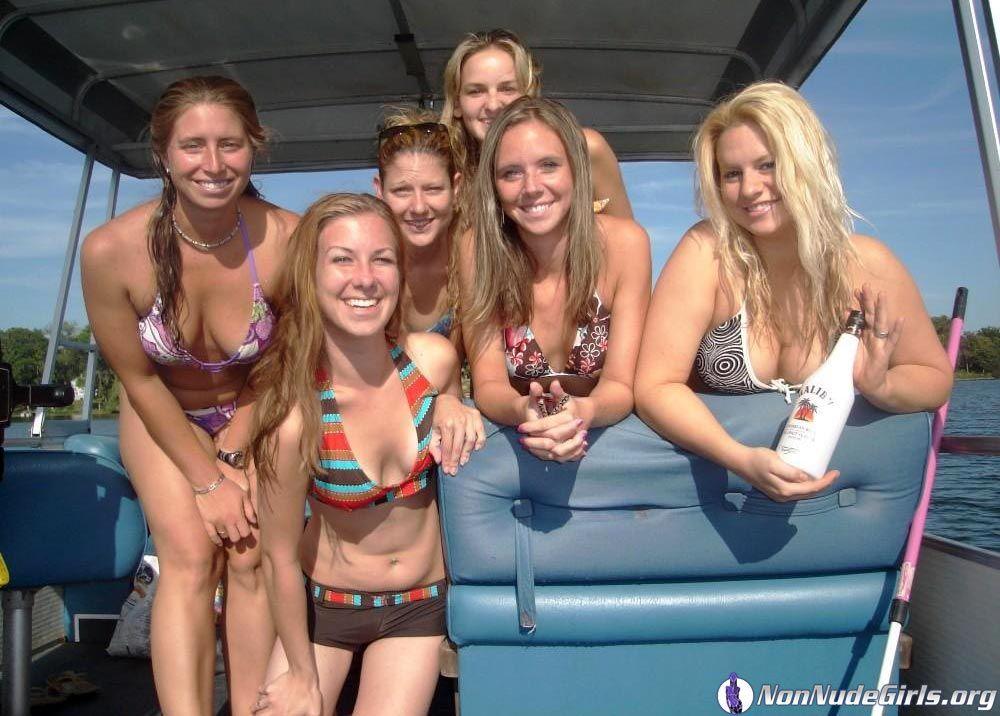 Bilder von heißen Partygirls, die im Frühjahrsurlaub wild feiern
 #60679686