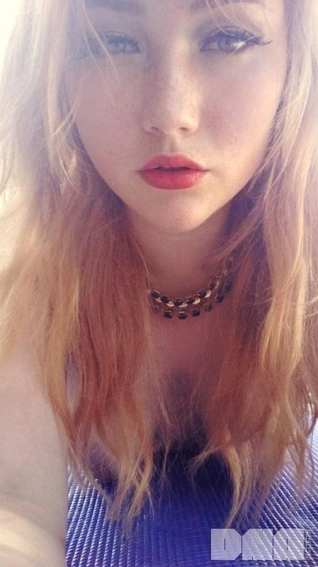 La joven rubia misha mayfair comparte algunos selfies calientes
 #61924134