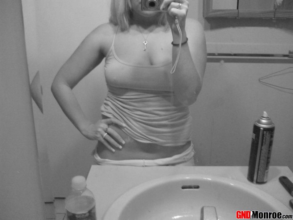 Pictures of GND Monroe taking hot black and white pics of herself #59626605
