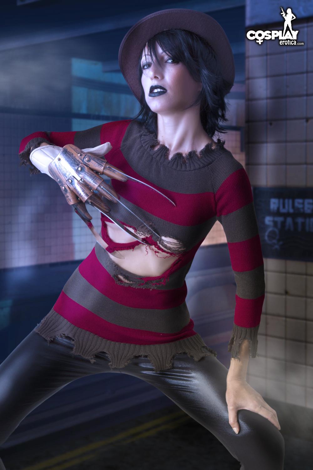 Cosplayer Angela is the sexiest Freddy Kreuger ever #53179893