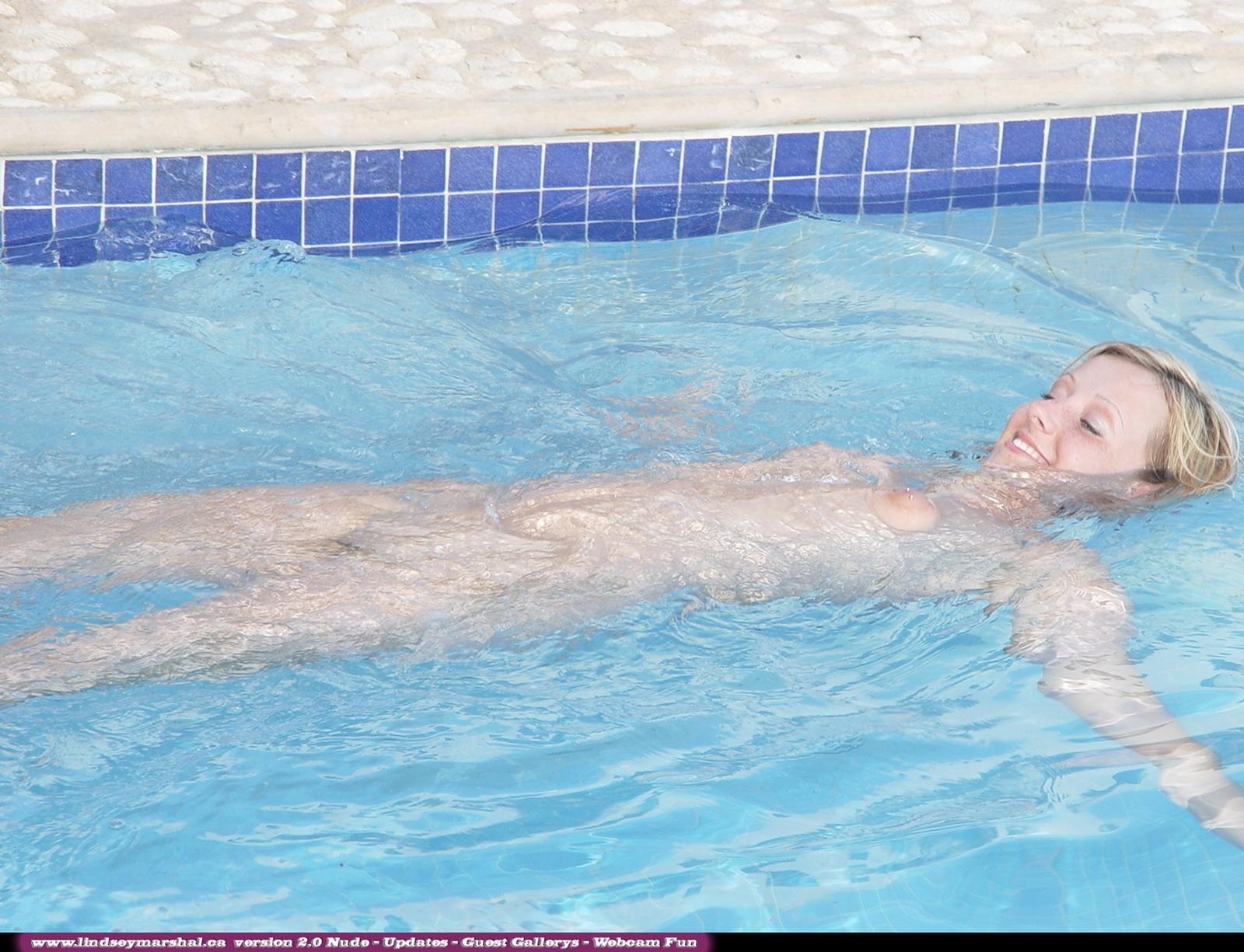 Immagini di lindsey marshal andare per una nuotata nuda
 #58977795