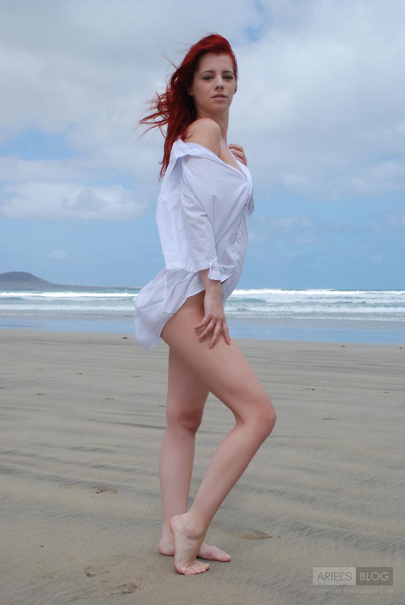 teen babe ariel\'s blog all nude on a beachの写真
 #53289079